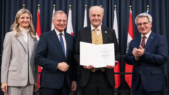 Helmut Wagner (2.v.r.) leitet den Wartberger Chor „Pro musica“. | Foto: Land OÖ/MM