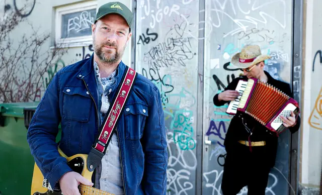 Stephan Zinner (Gitarre), Peter Pichler (Akkordeon). | Foto: Alessandra Schellnegger