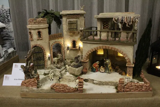 Jede Krippe, die im Verein entsteht, ist ein Unikat und wird nach den Vorstellungen und Wünschen der jeweiligen Krippenbauer gefertigt. 