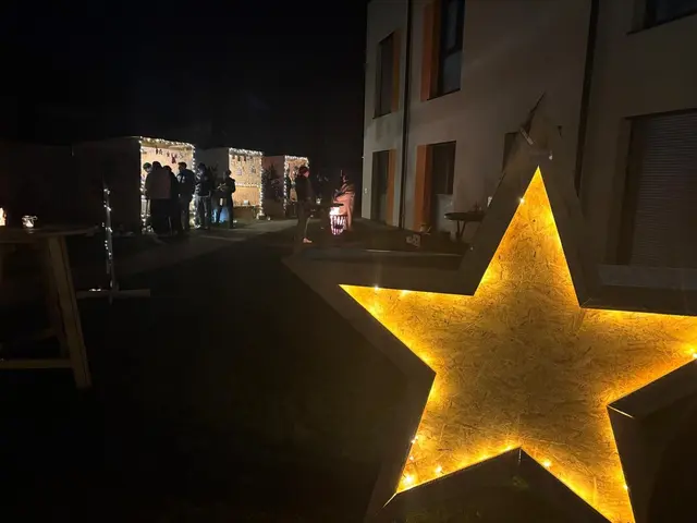 Die Bewohner luden zum stimmungsvollen Weihnachtsdorf direkt in den Garten des Wohnhauses. | Foto: Marktgemeinde Lanzenkirchen