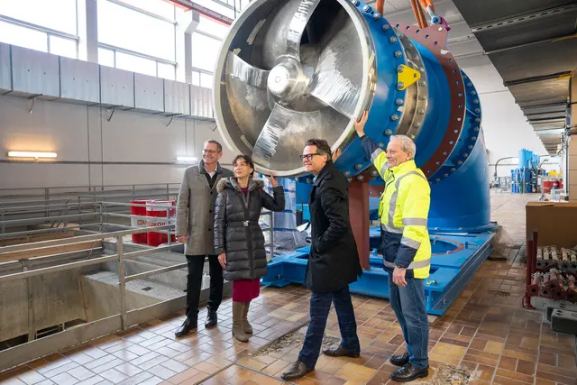 V.l.n.r.: Bezirksvorsteher Floridsdorf Georg Papai (SPÖ), Umweltsprecherin Angelika Pipal-Leixner (Neos), Klimastadtrat Jürgen Czernohorszky (SPÖ) und  Direktor von Wien Kanal, Andreas Ilmer. | Foto: Valentina Marinelic/MeinBezirk