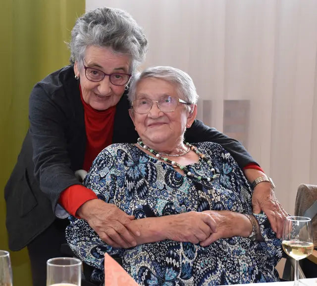 Ehrenamtliche Anni Weber (l.) und Gottfrieda Rohrbeck | Foto: PBZ Waidhofen/Thaya