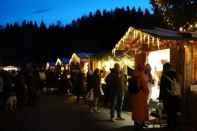 Zu späterer Stunde ist der Bergadvent ein ganz besonderes Fest für die Augen. | Foto: MeinBezirk/Michael Blinzer