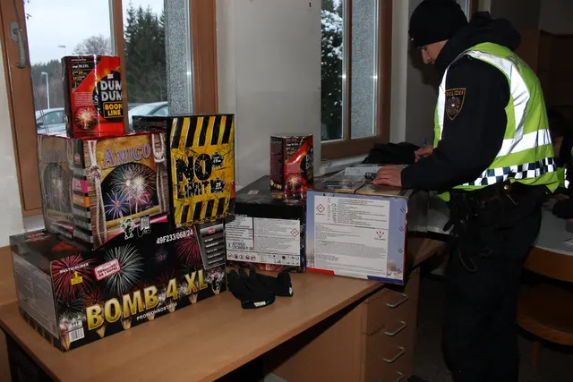 Sichergestellte Pyrotechnikartikel am Grenzübergang Weigetschlag an einem Nachmittag im Dezember 2024. | Foto: MeinBezirk/Gernot Fohler