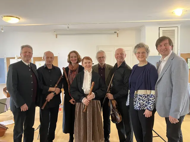 Fritz Quirgst, Friedrich Harasleben, Elisabeth Angermayr, Karin Heinisch, Bernhard Vass, Kurt Scharf, Bettina Bergauer und Franz Spehn

 | Foto: Beran