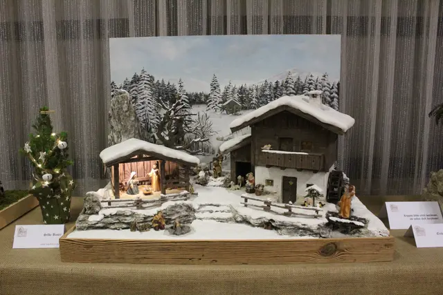 Jede Krippe, die im Verein entsteht, ist ein Unikat und wird nach den Vorstellungen und Wünschen der jeweiligen Krippenbauer gefertigt. 