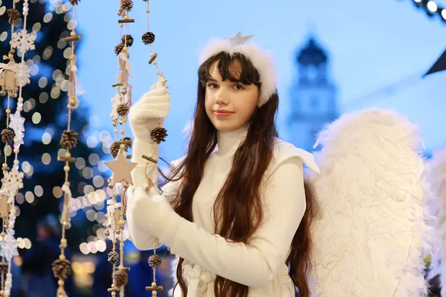 Engerl Elina Smytska | Foto: Salzburger Christkindlmarkt/Neumayr
