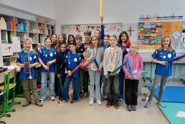 Mit Spaß ein Instrument zu erlernen, war in diesem Raum gar kein Problem. | Foto: Bernhard Kerezsi