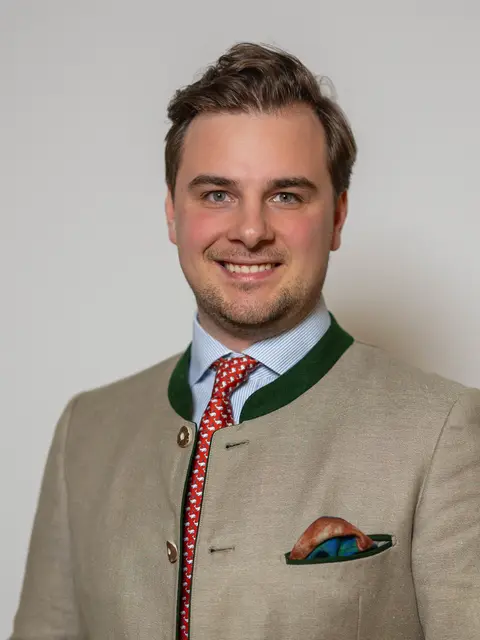 Lukas Zehetbauer blickt auf ein erfolgreiches Jahr 2025 für die Gemeinde Raasdorf zurück.  | Foto: Raasdorf