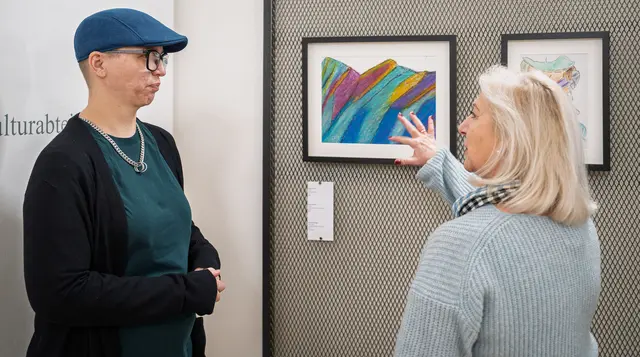 Im Vorraum des Bürgermeisteramts im Schloss Mirabell präsentieren ab dritten Dezember drei Künstlerinnen und Künstler mit Behinderungen ihre Werke. Die Ausstellung soll so neue Räume für Begegnung und Sichtbarkeit eröffnen.  | Foto: Stadt Salzburg/Alexander Killer