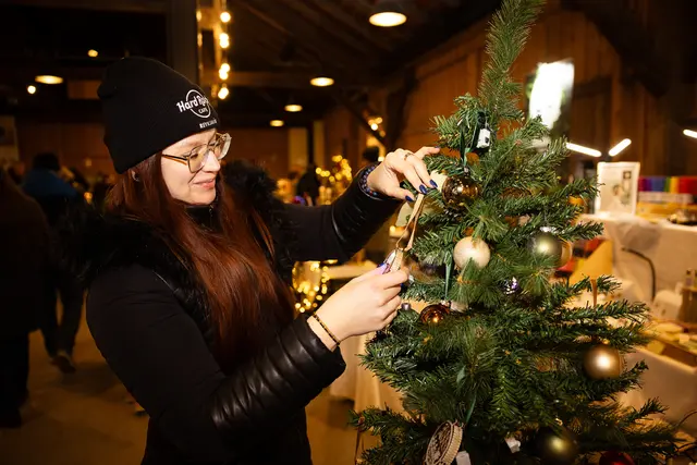 Wer nette Geschenkideen sucht, wird beim Winterzauber am Grottenhof bestimmt fündig. | Foto: Roland Marx