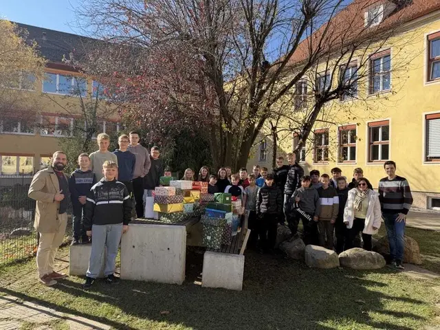 Die Mittelschule Köflach half fleißig mit, Packerln zu sammeln. | Foto: Round Table 44 Lipizzanerheimat