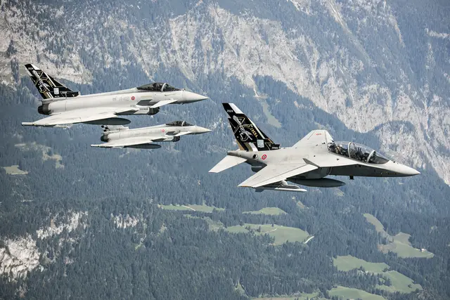 Die neuen Leonardo-Jets des Bundesheeres sind im Anflug auf Zeltweg. | Foto: Bundesheer/Grebien, Trippolt
