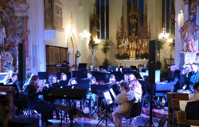 Die Stadtpfarrkirche Bad Radkersburg bot den stimmungsvollen Rahmen für das Adventkonzert der Musikschule. | Foto: D. Šegula