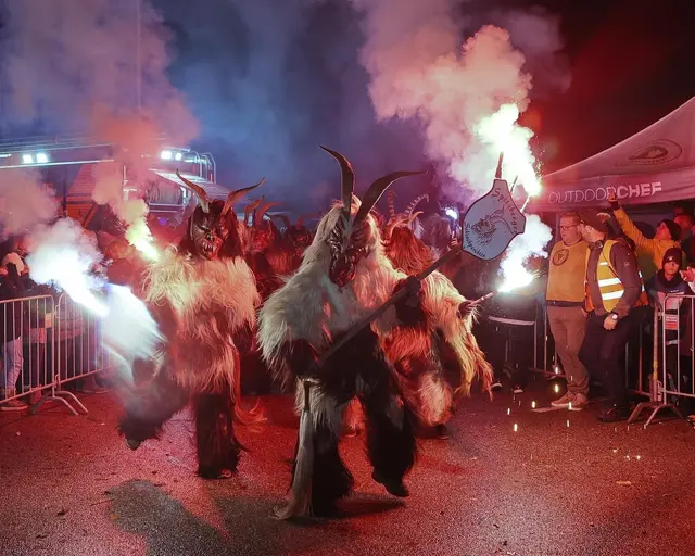 Gegründet 1991, sind die „Spitzberger Schiachperchten“ aus Attnang-Puchheim stetig gewachsen und zählen heute 46 Mitglieder. | Foto: Helmut Klein