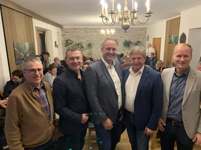 Energie der Zukunft in Wolfpassing: Hermann Hinterberger, Leopold Schalhas, Björn Frittum, Karl G. Becker und Karl Krondorfer | Foto: Energie Zukunft Wolfpassing eGen.