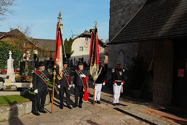 Verabschiedung von Pater Berhard Röck als Anifer Pfarrer durch die TMK - Anif, den Feuerwehren Anif und Niederalm, den historischen Schützenzug Niederalm,und der Kameradschaft Anif-Niederalm-Neu/Anif ....!!