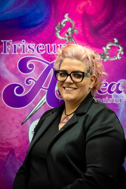 Filialleiterin Pamela | Foto: Friseur Zechmeister