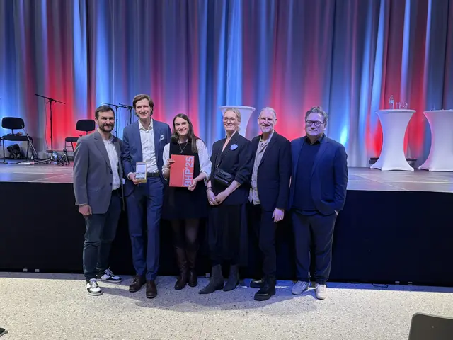 Bauherrn Katharina und Nikolaus Richter Wallmann mit Planerteam | Foto: LParchitektur