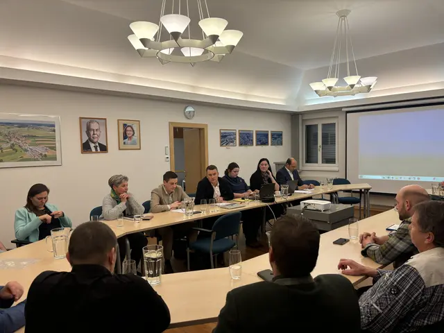 Vizebürgermeister Markus Moldaschl leitete die Wahl zum Bürgermeister | Foto: Daniel Schmidt