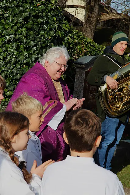 Verabschiedung von Pater Berhard Röck als Anifer Pfarrer durch die TMK - Anif, den Feuerwehren Anif und Niederalm, den historischen Schützenzug Niederalm,und der Kameradschaft Anif-Niederalm-Neu/Anif ....!!