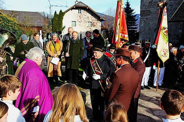Verabschiedung von Pater Berhard Röck als Anifer Pfarrer durch die TMK - Anif, den Feuerwehren Anif und Niederalm, den historischen Schützenzug Niederalm,und der Kameradschaft Anif-Niederalm-Neu/Anif ....!!