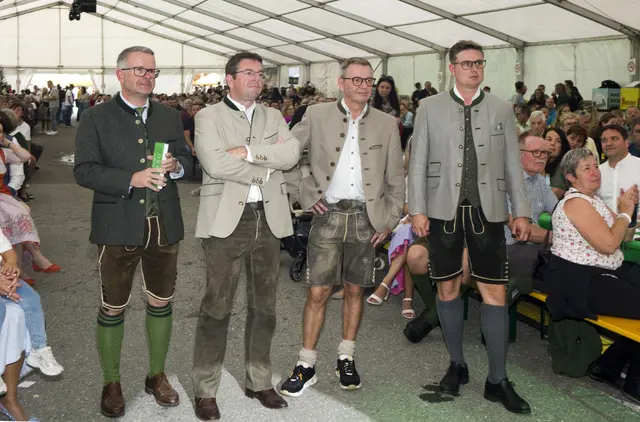 Florian, Reinhard, Johann und Reinhard Pabst jun. bei der Jubiläumsfeier. | Foto: Pabst Holz