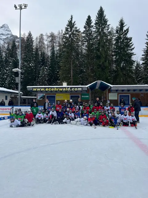 Die Teilnehmer des U9 Learn-to-Play Turnier - der Nachwachs hat ein hervorragendes und sportliches Turnier gespielt | Foto: EC Ehrwald