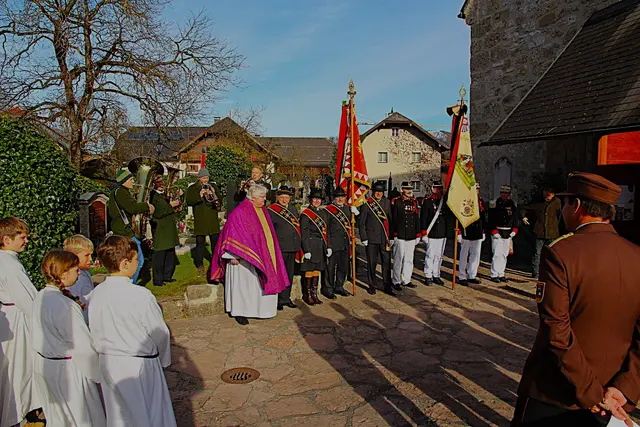 Verabschiedung von Pater Berhard Röck als Anifer Pfarrer durch die TMK - Anif, den Feuerwehren Anif und Niederalm, den historischen Schützenzug Niederalm,und der Kameradschaft Anif-Niederalm-Neu/Anif ....!!