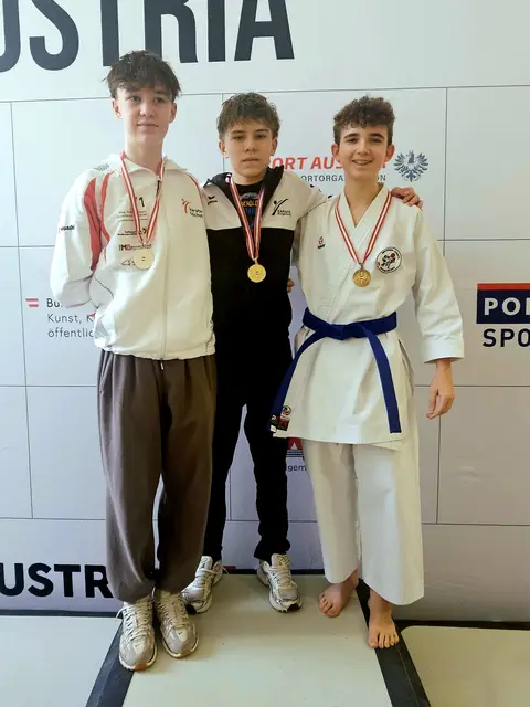 Gold für Emil Zadina. | Foto: Frieways Karate Klub