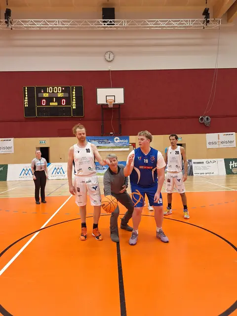 OÖ Landesliga: Sportunion Amstetten Falcons siegt gegen FCN XXXLutz Baskets Wels mit 77:68 (42:36). | Foto: Amstetten Falcons
