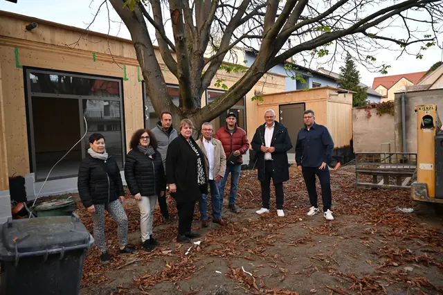 Martha Zeltner, Stefan Lichtscheidl, Heidi Hahnekamp, Hermann Nährer, Bürgermeister Thomas Steiner und Baudirektor Werner Fleischhacker machten sich ein Bild vor Ort. | Foto: Eisenstadt