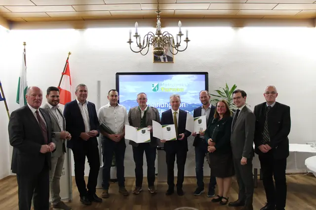Christian Schneider, Helmut  Dettenweitz, Erwin Hofer, Claus Marschnig und Martina Sattelhacker wurden für ihre Verdienste ausgezeichnet. | Foto: Hanna Fladl