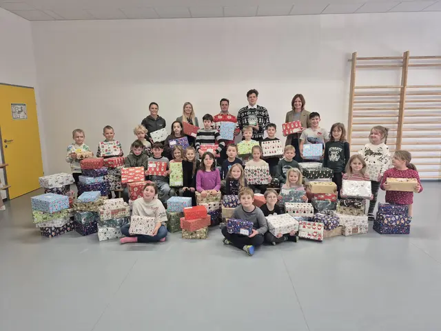 Die Volksschule Köflach gestaltete zahlreiche Packerln. | Foto: Round Table 44 Lipizzanerheimat