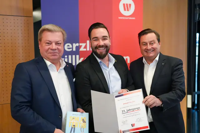 Abschluss des 21. Mentoring-Jahrgangs des Wirtschaftsbunds Niederösterreich: Absolvent Philipp "Zeus" Pflügl" (M.) mit WBNÖ-Direktor Harald Servus und WBNÖ-Genralsekretär Kurt Egger | Foto: Wirtschaftsbund Niederösterreich