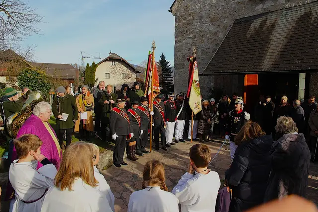 Verabschiedung von Pater Berhard Röck als Anifer Pfarrer durch die TMK - Anif, den Feuerwehren Anif und Niederalm, den historischen Schützenzug Niederalm,und der Kameradschaft Anif-Niederalm-Neu/Anif ....!!