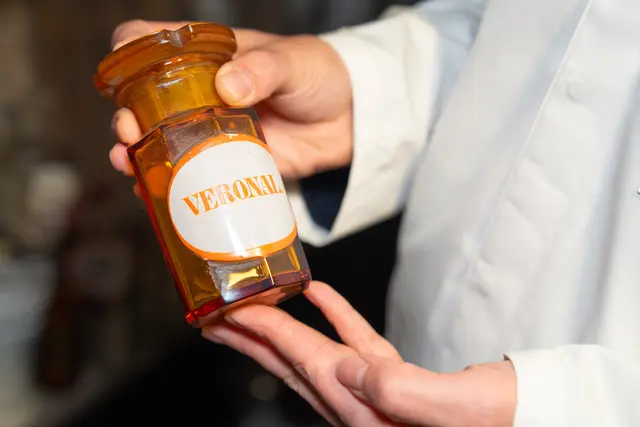 Veronal – von 1900 bis 1950 ein beliebtes Schlafmittel – kam unter anderem in beiden Weltkriegen bei den Soldaten zum Einsatz. Heute wird es nicht mehr verschrieben, da der Wirkstoff zu leicht zu Überdosen führte. | Foto: Valentina Marinelić/MeinBezirk