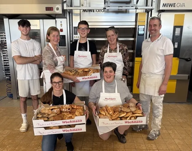 Stolz werden die Ergebnisse präsentiert.  | Foto: Berghofer 