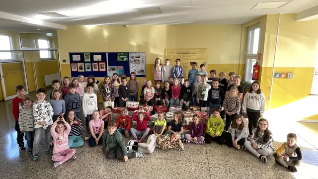 Die Edelschrotter Volksschule half fleißig mit, Packerln zu sammeln. | Foto: Round Table 44 Lipizzanerheimat
