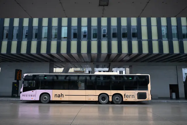 Mittlerweile gibt es in Tirol 195.800 VVT-Stammkundinnen und Stammkunden – das sind 12,8 Prozent mehr als noch vor zwei Jahren. | Foto: VVT/Birgit Pichler
