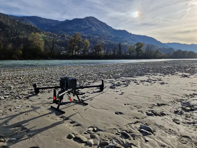 Eine Vermessung des Inns zeigt, dass eine Geschiebeentnahme mitunter eine kurzfristige Verschärfung der Hochwassersituation bringen würde. | Foto: Trigonos ZT-GmbH
