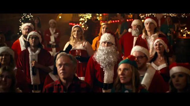 Getrieben vom Trauma seiner Kindheit und mit seinem ganz eigenen Sinn für Gerechtigkeit wird Billy selbst zu „Santa“. | Foto: Studiocanal / Cineverse/ Heather Beckstead / Constantin Film Österreich