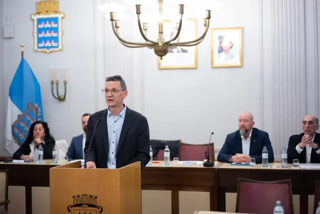 Peter Teix (hier bei der Sitzung am 1. Dezember) wurde am 6. Dezember neuer ÖVP-Bürgermeister von Neunkirchen. | Foto: Santrucek