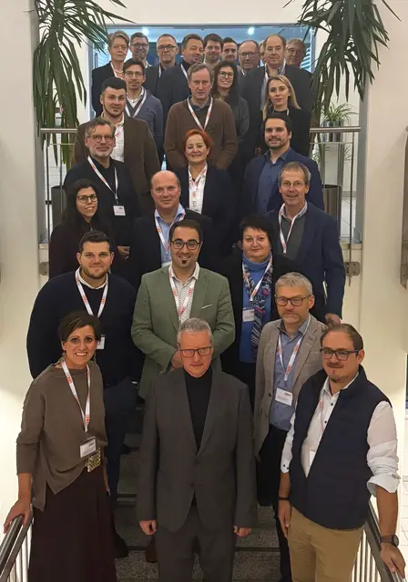 METAGRO-Geschäftsführerin Gerlinde Tröstl-Katinger, gemeinsam
mit den Teilnehmerinnen und Teilnehmern des Metallnetzwerks. | Foto: METAGRO