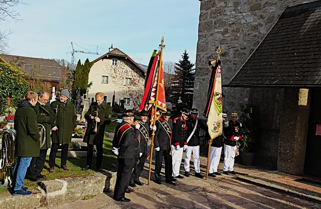 Verabschiedung von Pater Berhard Röck als Anifer Pfarrer durch die TMK - Anif, den Feuerwehren Anif und Niederalm, den historischen Schützenzug Niederalm,und der Kameradschaft Anif-Niederalm-Neu/Anif ....!!