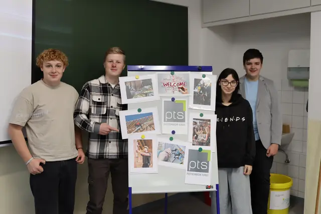 Auch Schüler der Polytechnischen Schule meldeten sich zu Wort, um den Interessenten ihre Erfahrungen weiterzugeben. | Foto: MeinBezirk.at