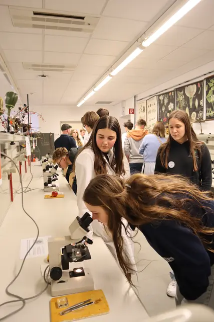 Das Interesse an den Schulinfotagen, die Ende November über die Bühne gingen, war überaus groß. | Foto: Höhere Bundeslehranstalt und Bundesamt für Wein- und Obstbau