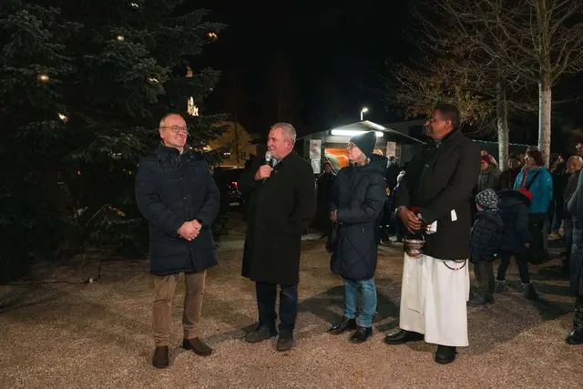 Der Christbaum wurde in feierlichem Rahmen illuminiert. | Foto: diephotoschmiede