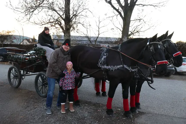 Die Kutschfahrt der Familie Böhm ist immer ein Highlight für die Kinder. | Foto: Gemeinde Bad Erlach