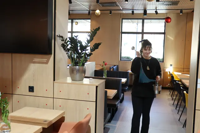 Pastoralassistentin Marion Prieler beim Segnen der Filiale. | Foto: Kendlbacher